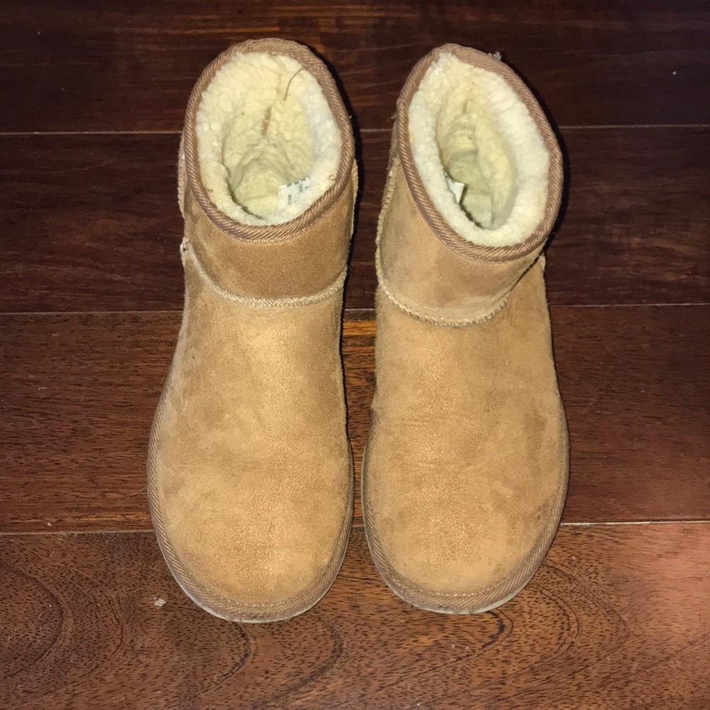 UGG Classic Mini Boot
